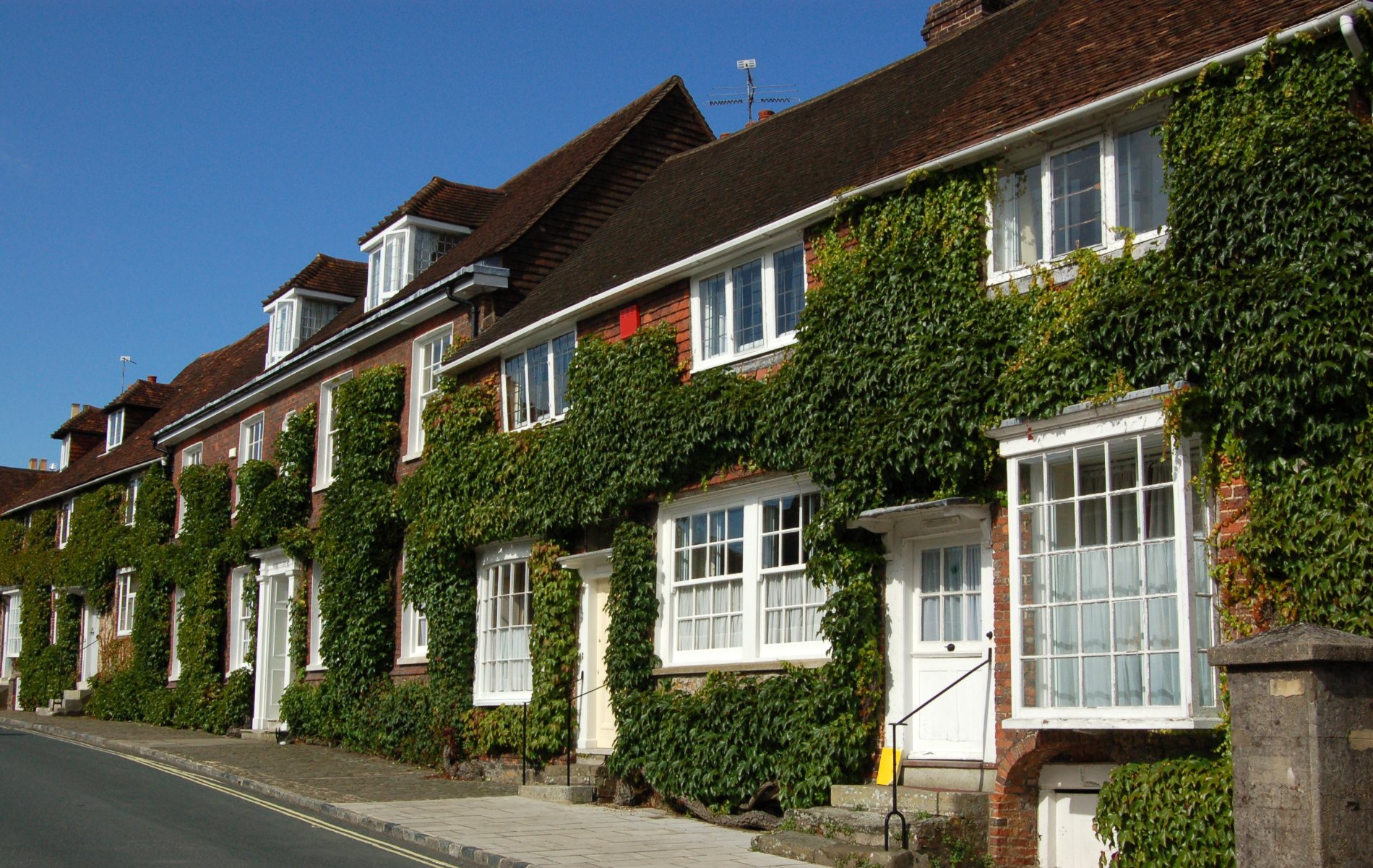 Property Finder Sussex Garrington Property Finders (UK)