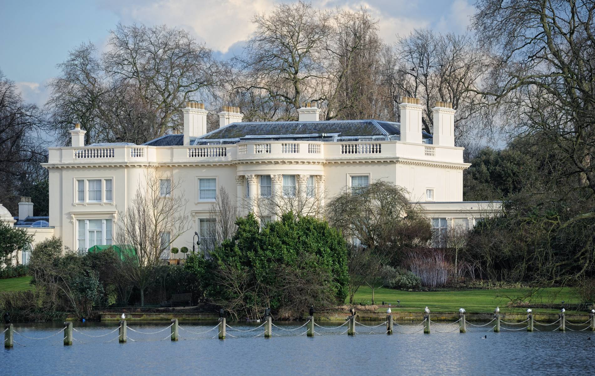 Mansions for sale in the UK What makes a house a mansion?