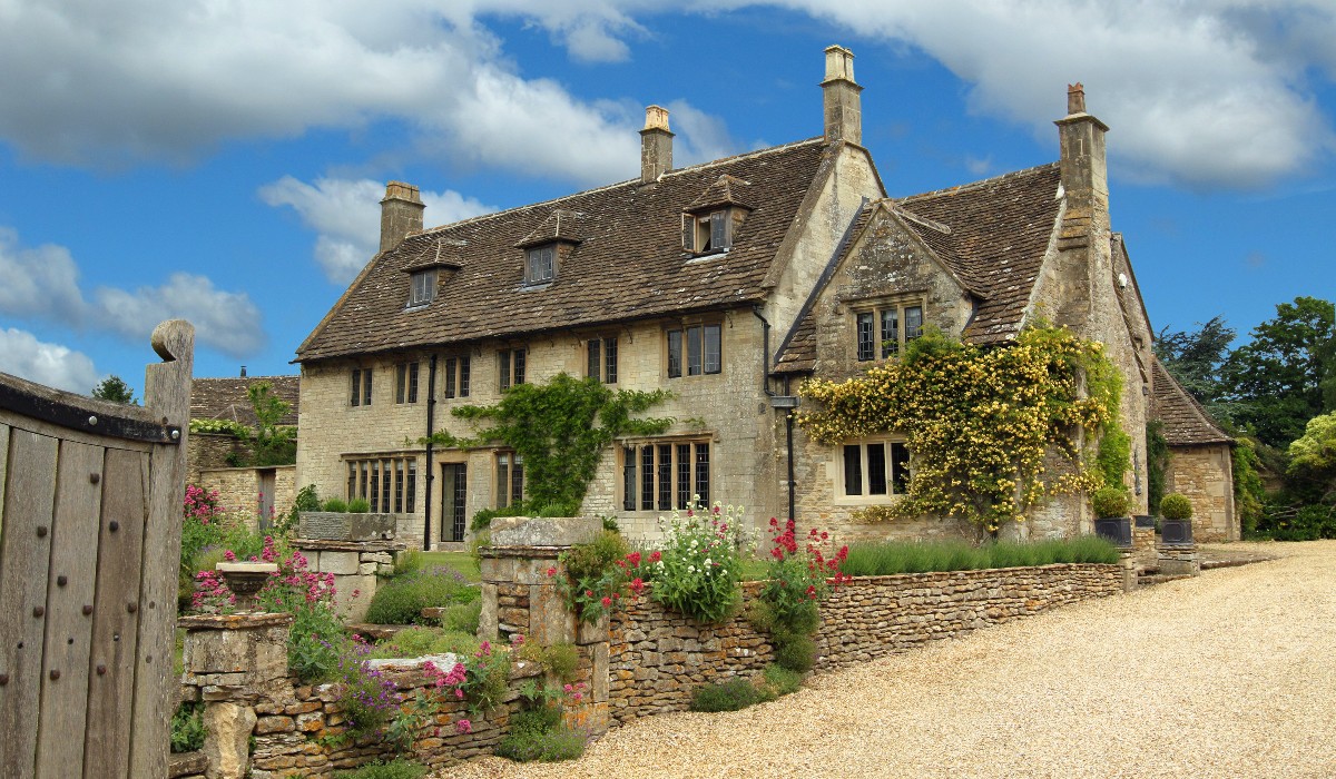 How is a buyer's agent paid