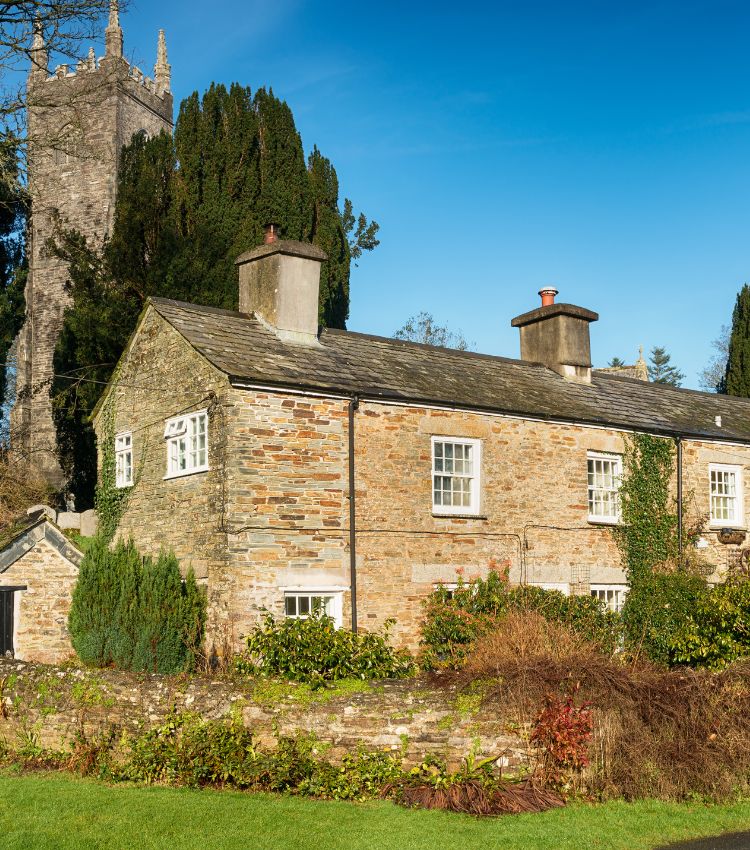 Top things to know before buying a second home